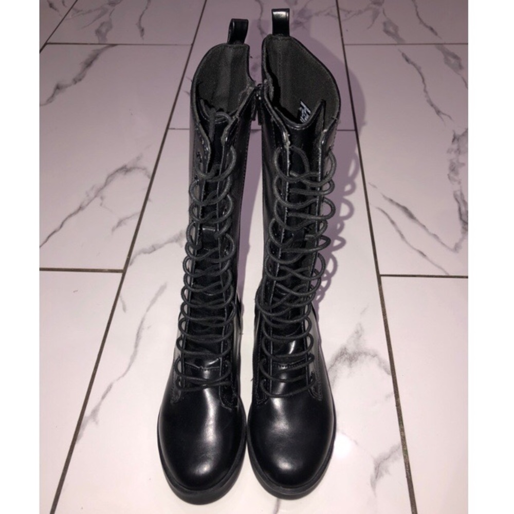 Zara - Lace Up Knee High Leather Boots - Little Girls size 32 / US 1